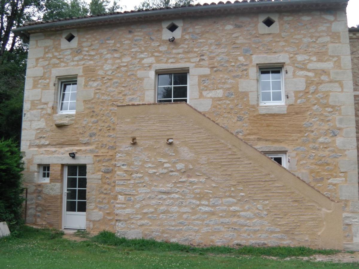 Location Meublee Au Milieu D'Un Ecrin De Verdure Aux Vieux Fours Noaillac Exterior foto